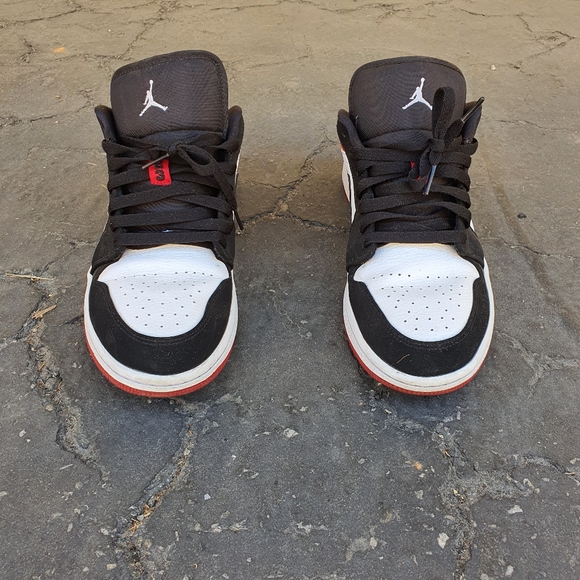 Nike Air Jordan 1 Low

 Black Toe main image 5